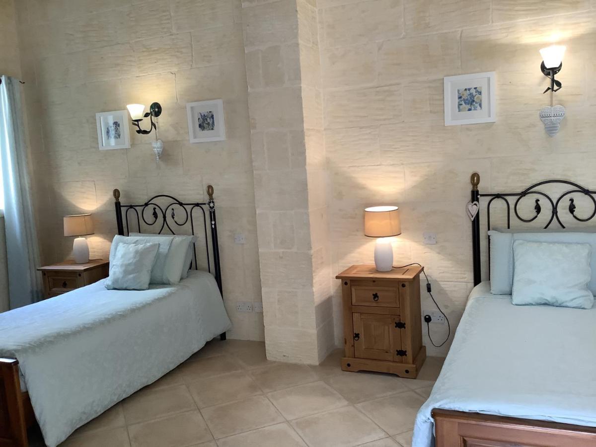 Ellie Boo Bed & Breakfast Виктория Екстериор снимка
