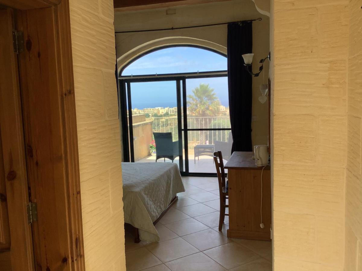 Ellie Boo Bed & Breakfast Виктория Екстериор снимка